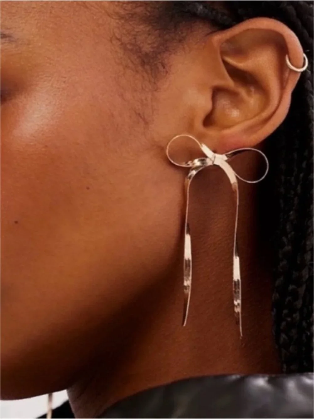 New! Gold Bow Drop Earrings (1004) NWOT